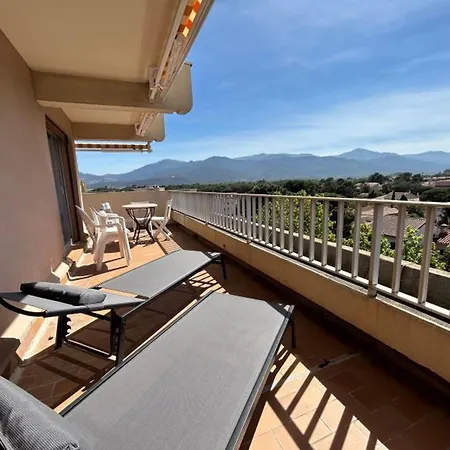 Appartement Avec Grande Terrasse, Vue Et Montagnes