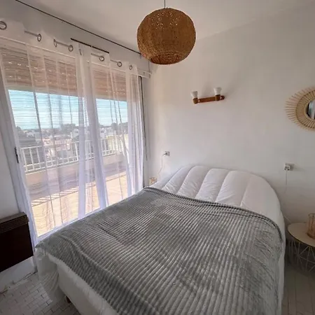 Appartement Avec Grande Terrasse, Vue Et Montagnes