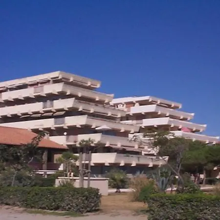 Appartement Avec Grande Terrasse, Vue Et Montagnes *